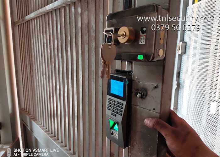 Lap-dat-khoa-van-tay-cho-nha-tro-tai-khu-vuc-quan-8-tpHCM